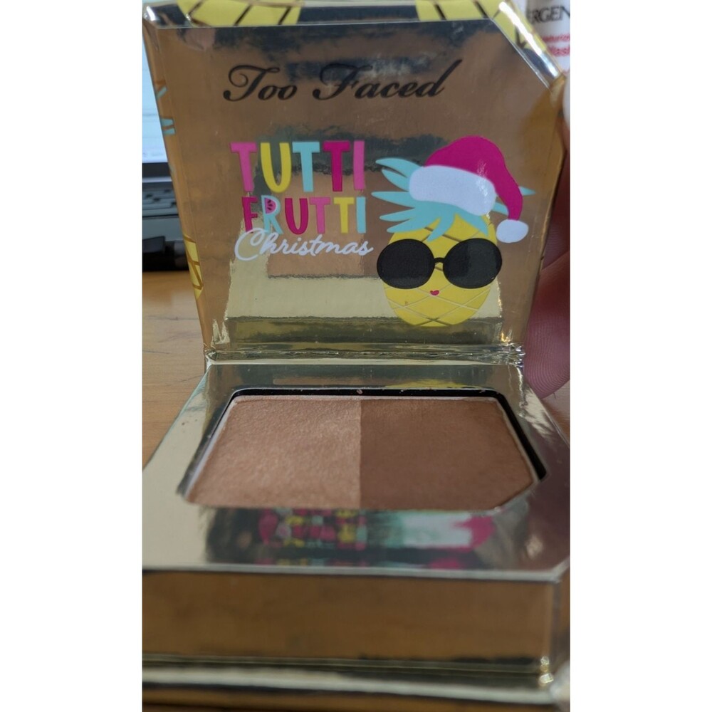 Too Faced Tutti Frutti Christmas Paradise Strobing Bronzer PINEAPPLE SUN 0.11 oz